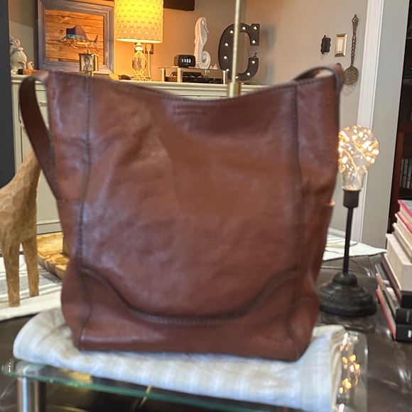 FRYE Leather Side Pocket Hobo Bag in Cognac, Like New! Gorgeous! - Picture 5 of 16